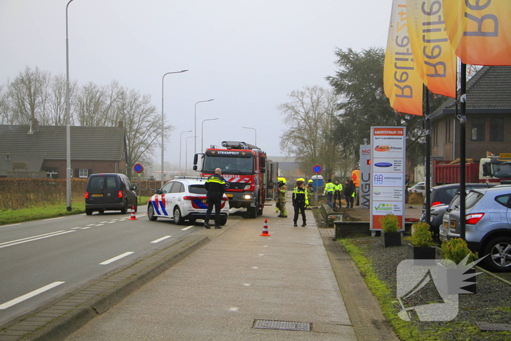Gasleiding geraakt bij graafwerkzaamheden, fietspad afgesloten