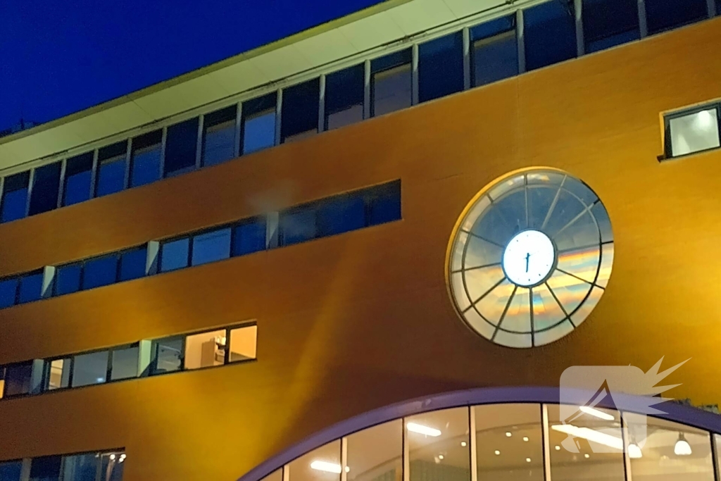 Brand in kantoorgebouw boven station