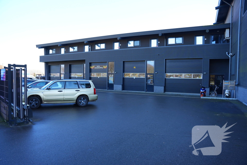 Kantoorunits verzegeld na illegale bewoning