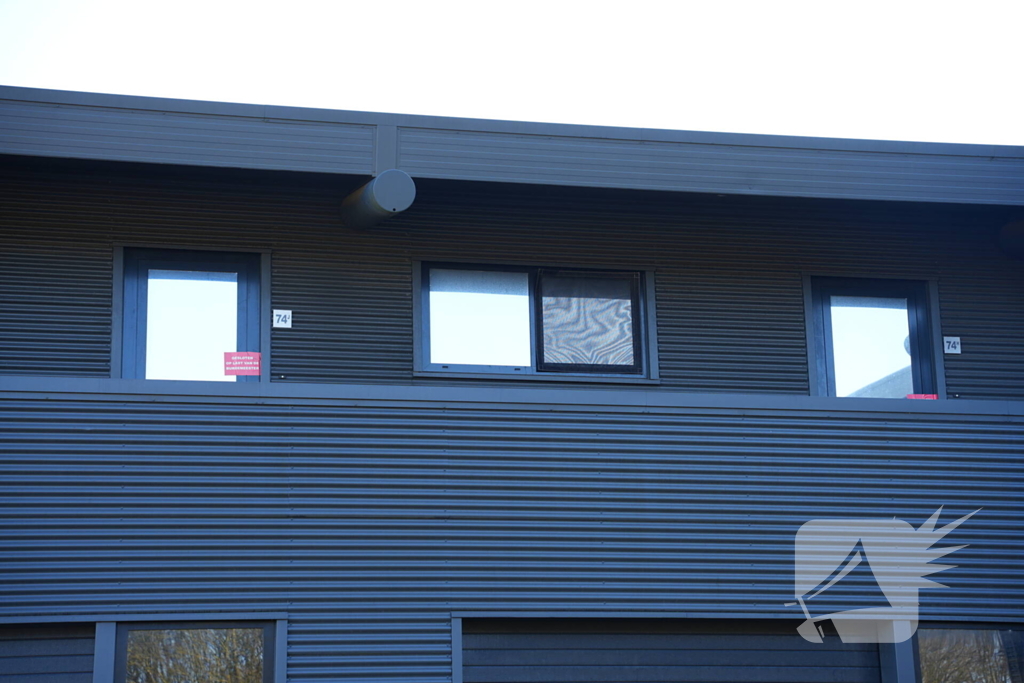 Kantoorunits verzegeld na illegale bewoning