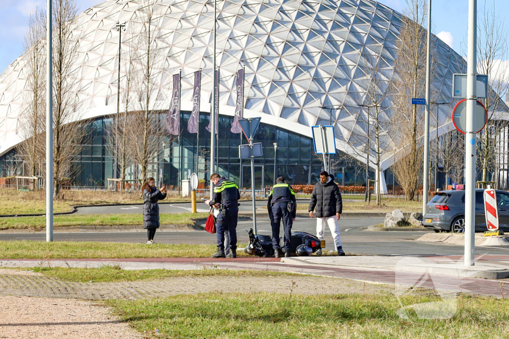 Scooterrijder gewond bij botsing met auto