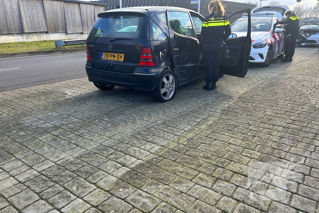 Flinke schade bij botsing tussen twee auto's