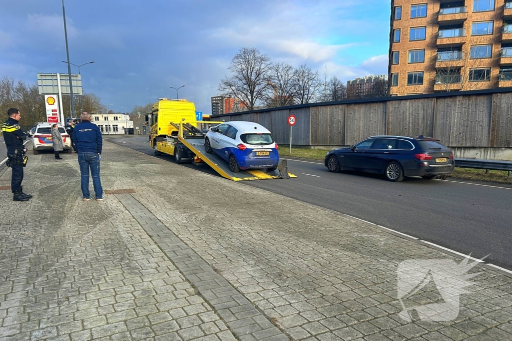 Flinke schade bij botsing tussen twee auto's