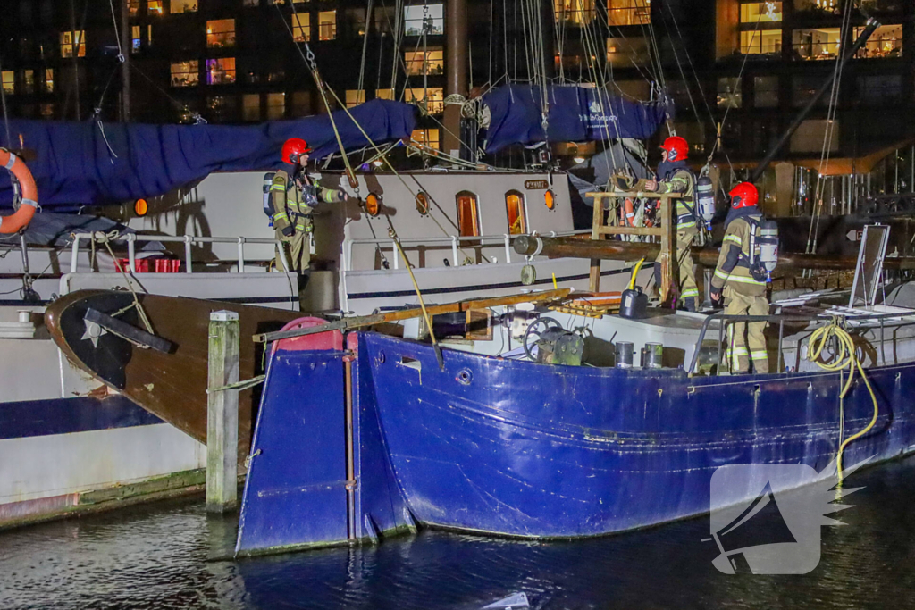 Mogelijk brand op plezierjacht