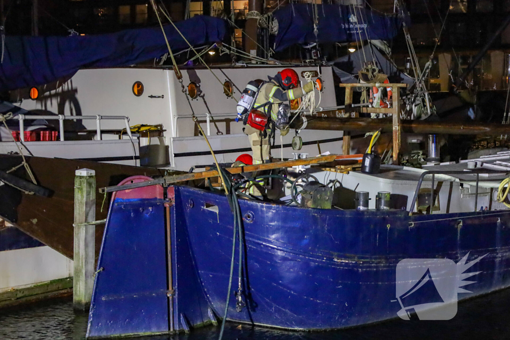 Mogelijk brand op plezierjacht