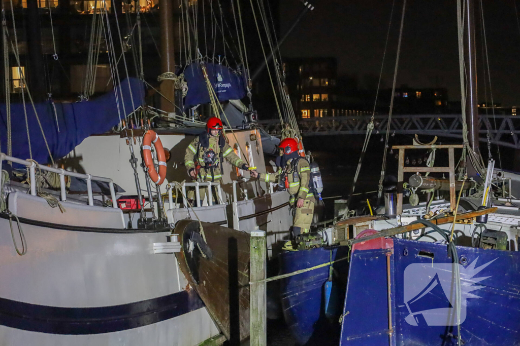 Mogelijk brand op plezierjacht