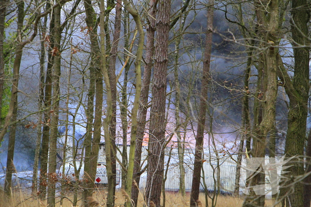 Flinke rook ontwikkeling bij grote brand