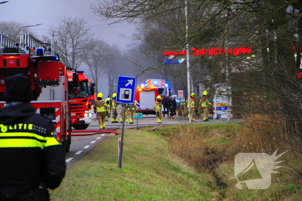 Flinke rook ontwikkeling bij grote brand