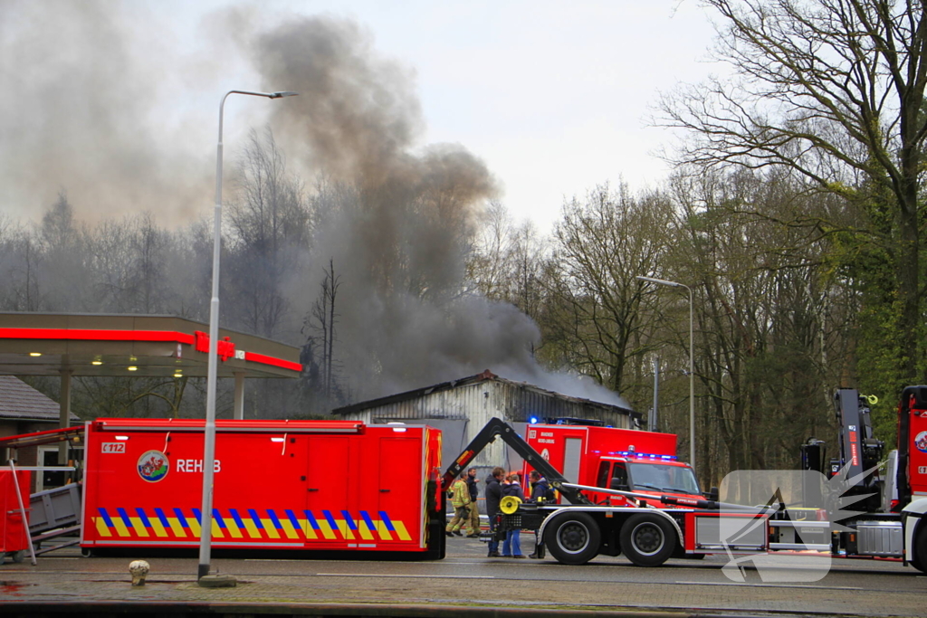 Flinke rook ontwikkeling bij grote brand