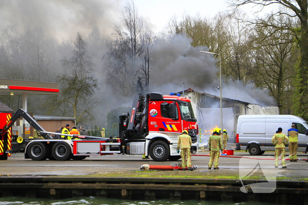 Flinke rook ontwikkeling bij grote brand
