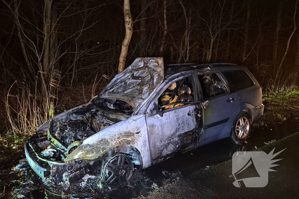 Auto gaat in vlammen op
