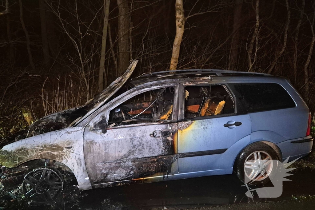 Auto gaat in vlammen op