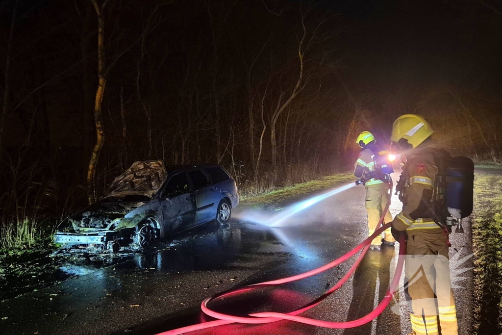 Auto gaat in vlammen op