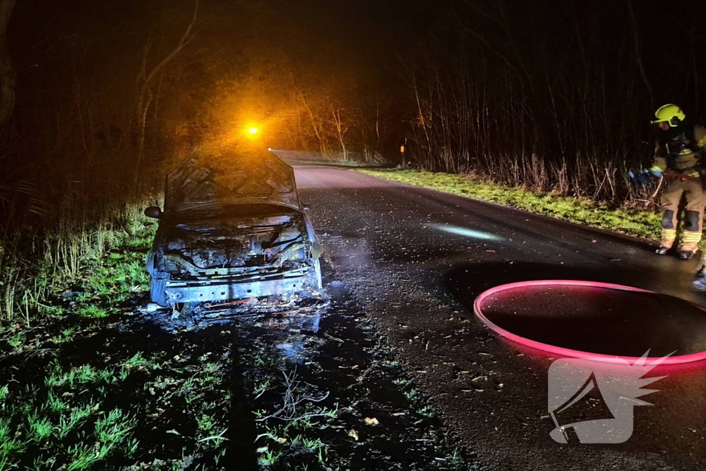 Auto gaat in vlammen op