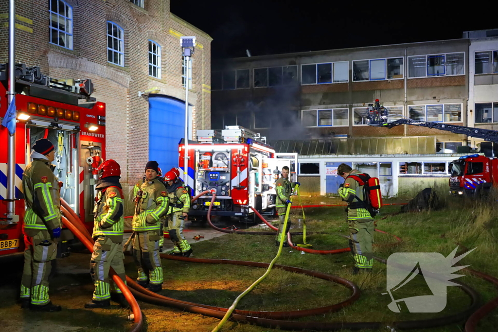 Grote brand in leegstaand pand