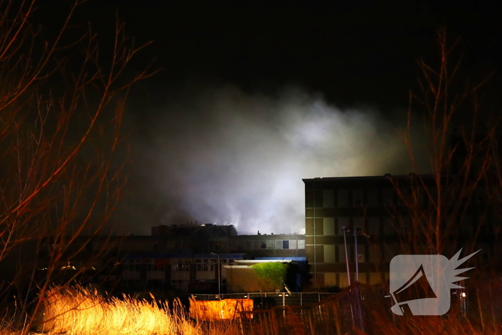 Grote brand in leegstaand pand