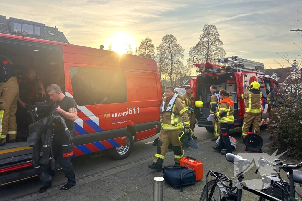 Aangetroffen spullen langs waterkant blijken na zoekactie van visser