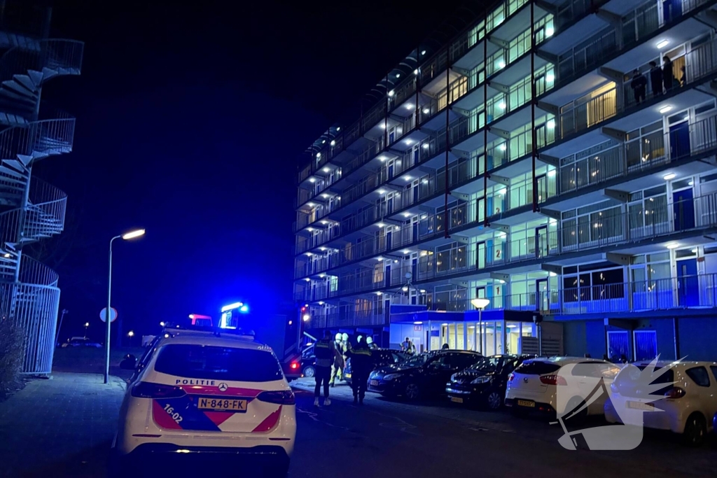 Brand in flatwoning snel onder controle