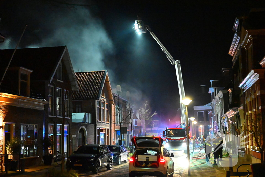 Grote uitslaande brand in gebouw