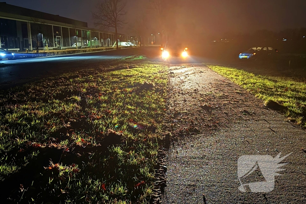 Auto vliegt uit bocht, Bestuurder aangehouden