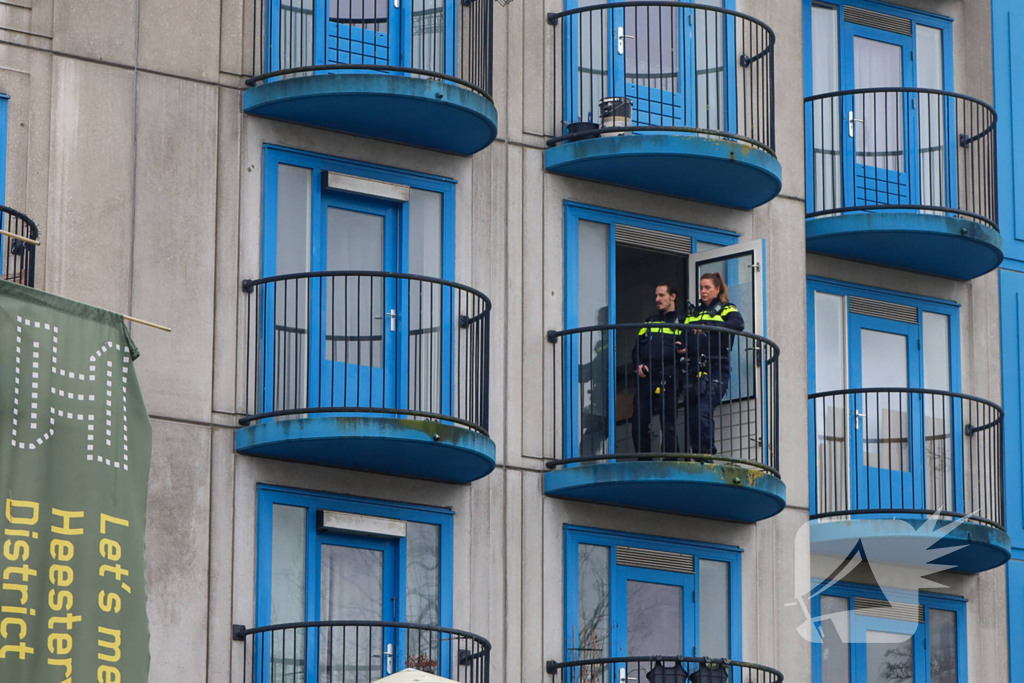 Traumateam ingezet voor persoon die van hoogte valt, politie doet onderzoek