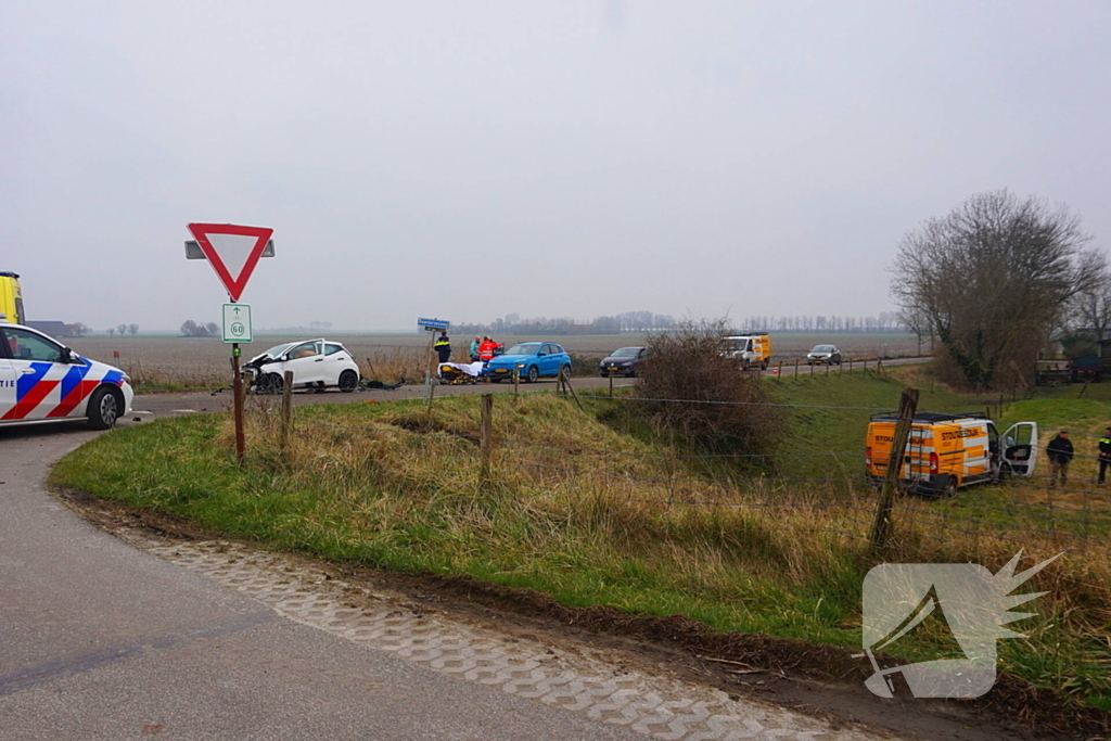 Flinke schade na ongeval op kruising