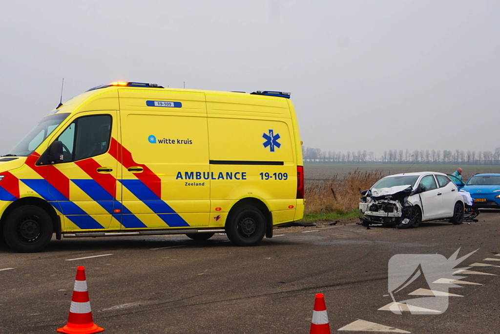 Flinke schade na ongeval op kruising