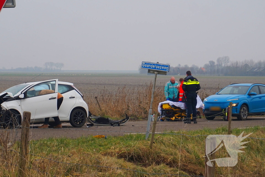 Flinke schade na ongeval op kruising