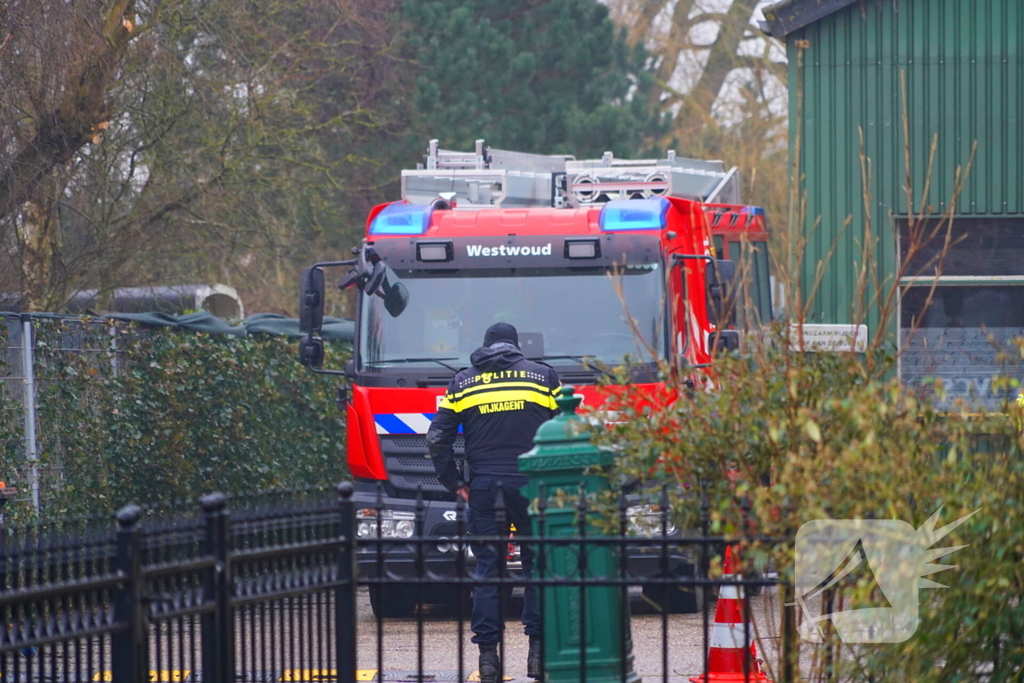 Politie treft mogelijk drugslab aan, twee aanhoudingen