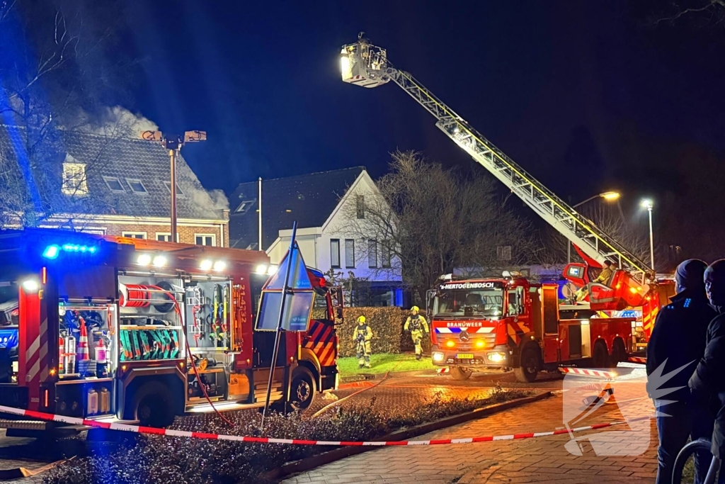 Veel rook bij brand in woning