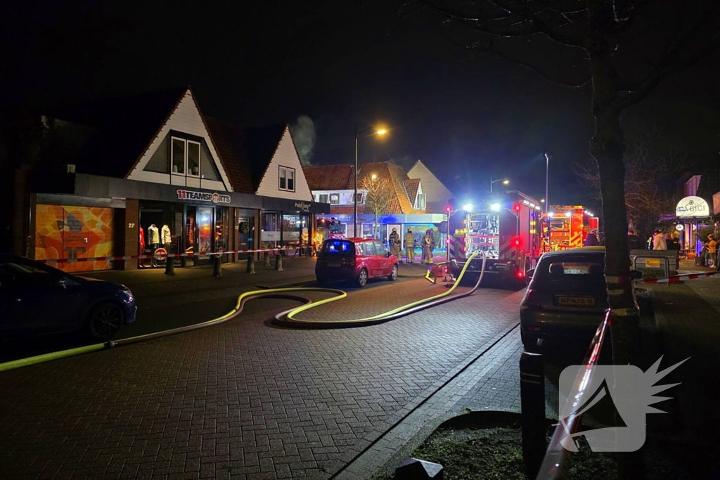 Zeer grote brand in fietsenwinkel