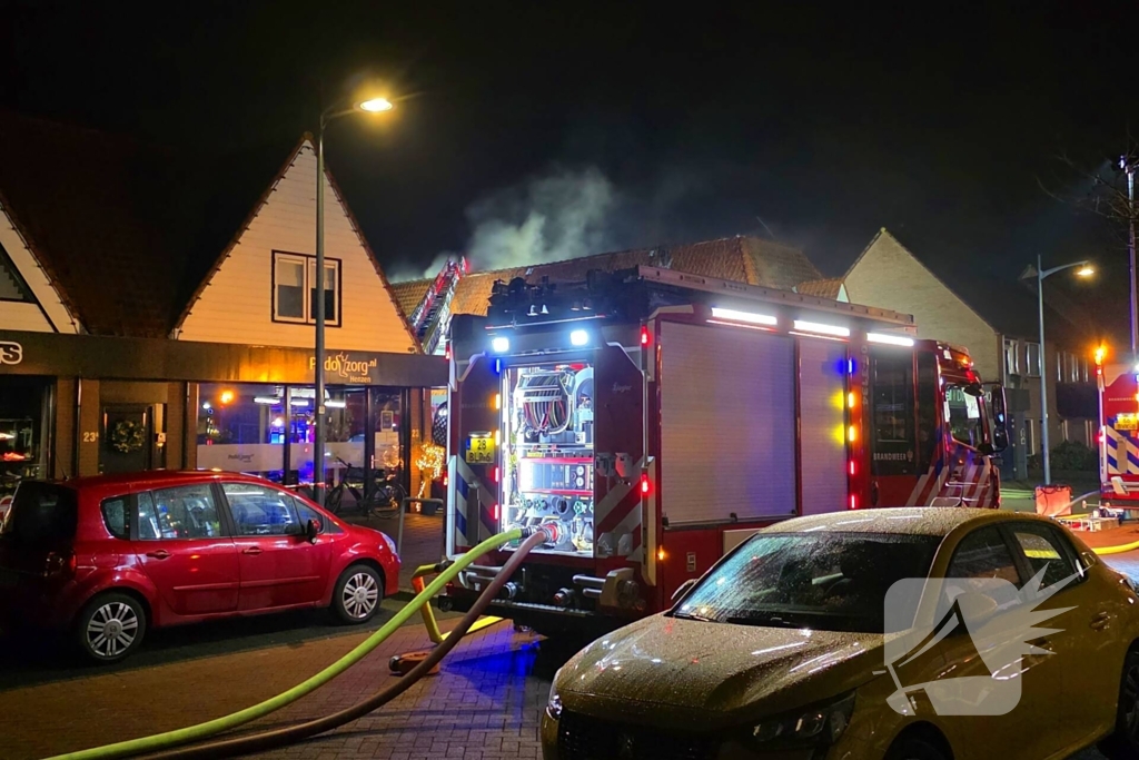 Zeer grote brand in fietsenwinkel