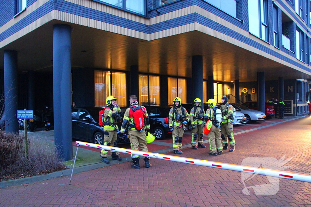 Flinke rook ontwikkeling bij grote brand in appartement