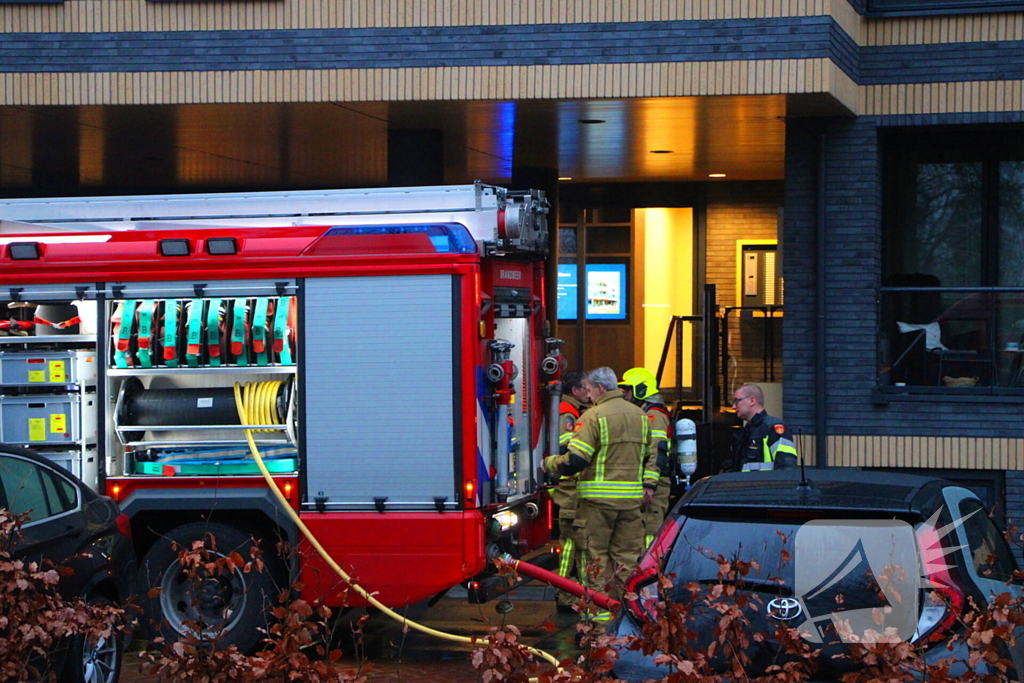 Flinke rook ontwikkeling bij grote brand in appartement