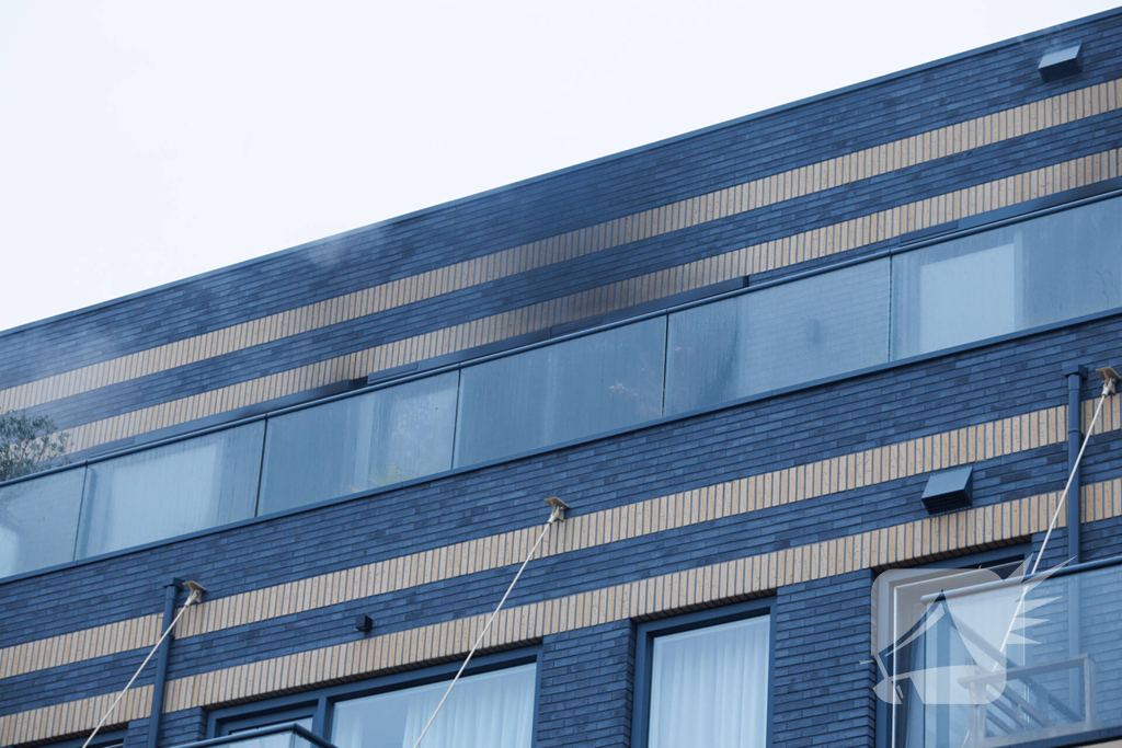 Flinke rook ontwikkeling bij grote brand in appartement
