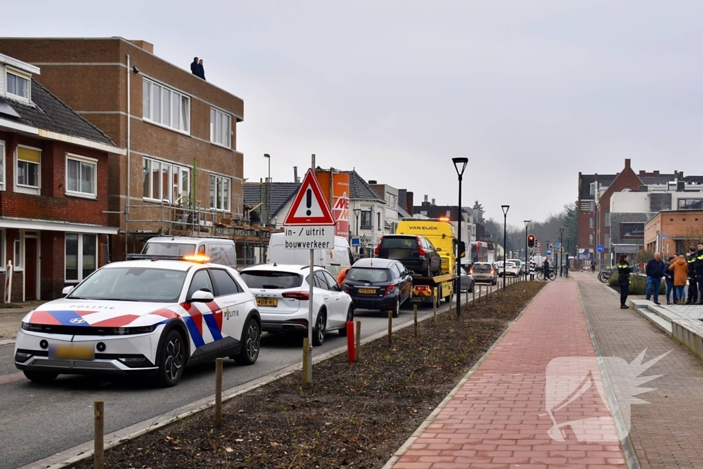 Twee voertuigen geborgen na kop-staartbotsing