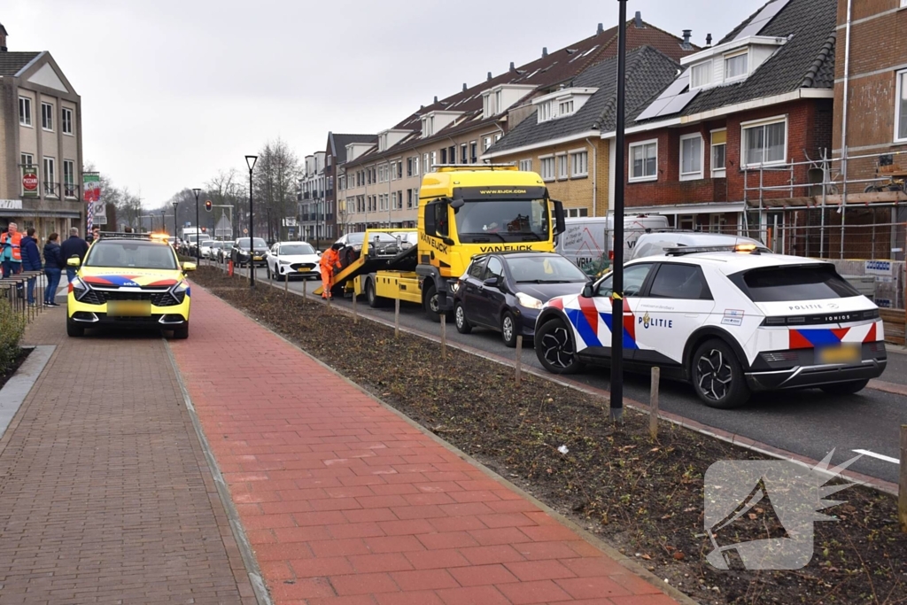 Twee voertuigen geborgen na kop-staartbotsing