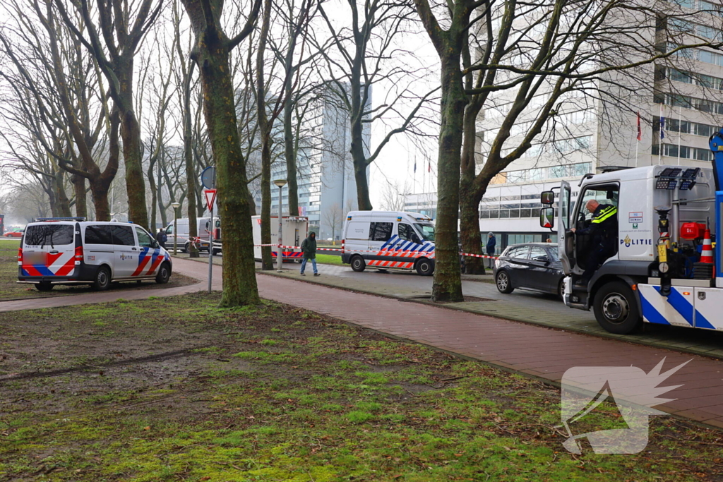 Persoon te water hulpdiensten massaal aanwezig
