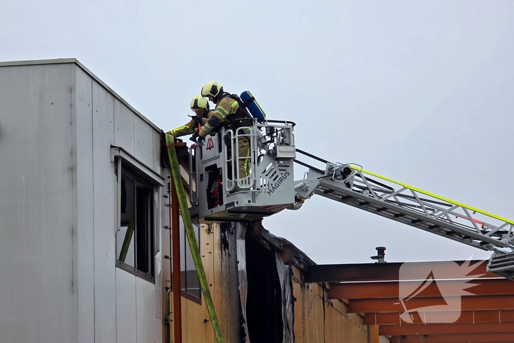 Grote brand in bedrijfspand van koekjesfabriek