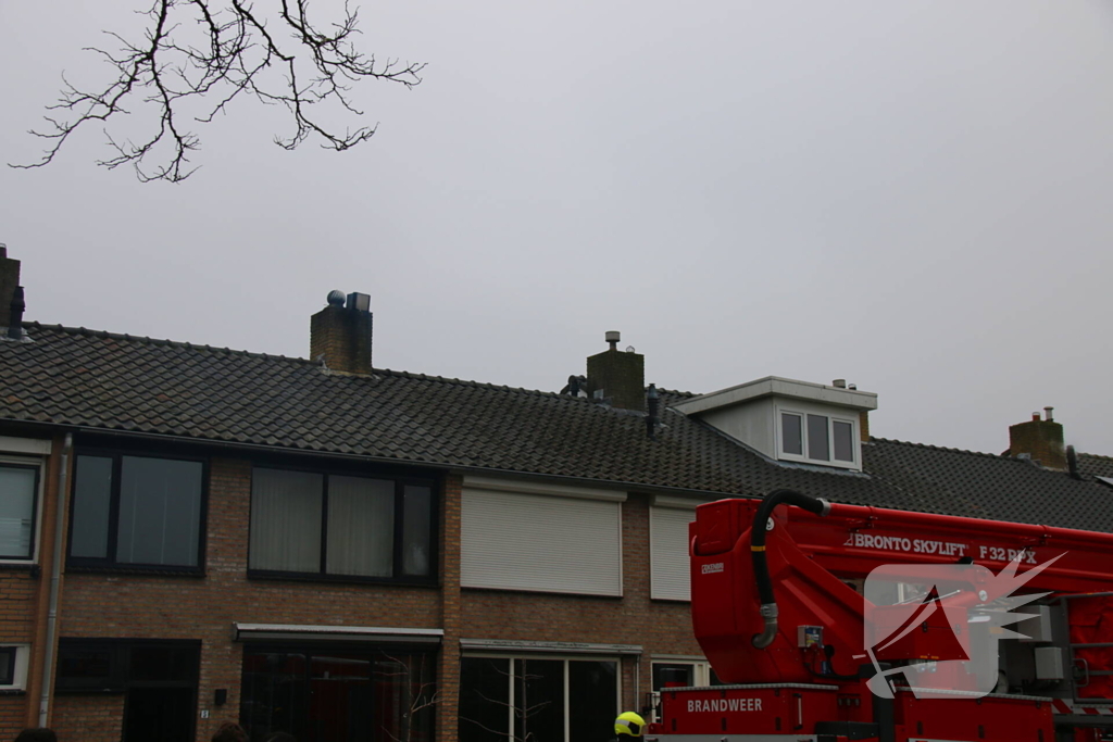 Schoorsteenbrand, brandweer grijpt snel in