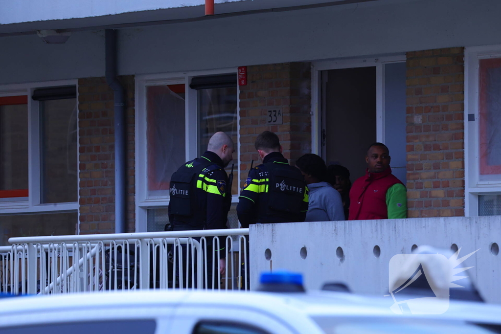 Meerdere schoten gelost auto beschadigd