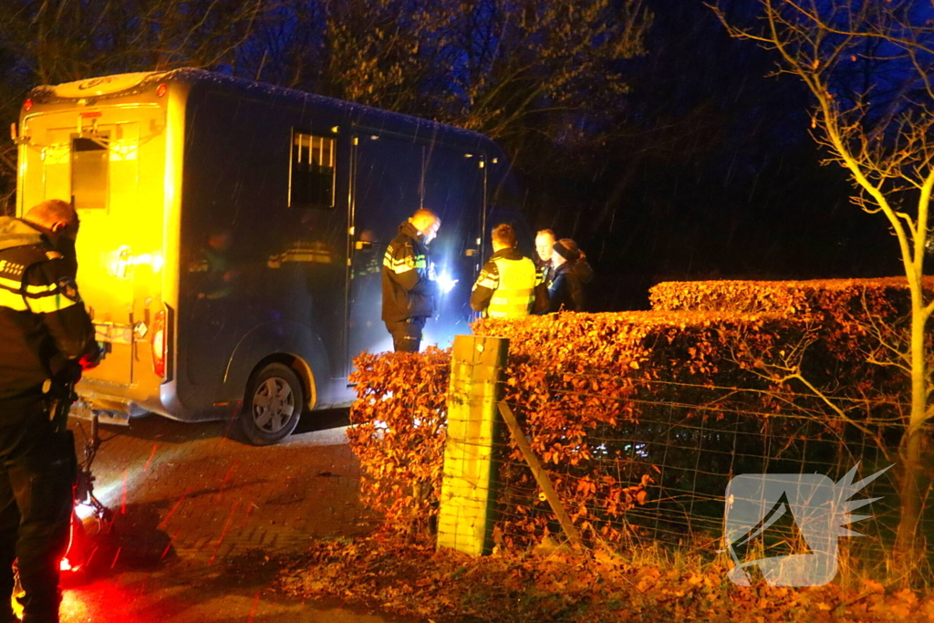 Scooterrijder geschept door paardentransporter