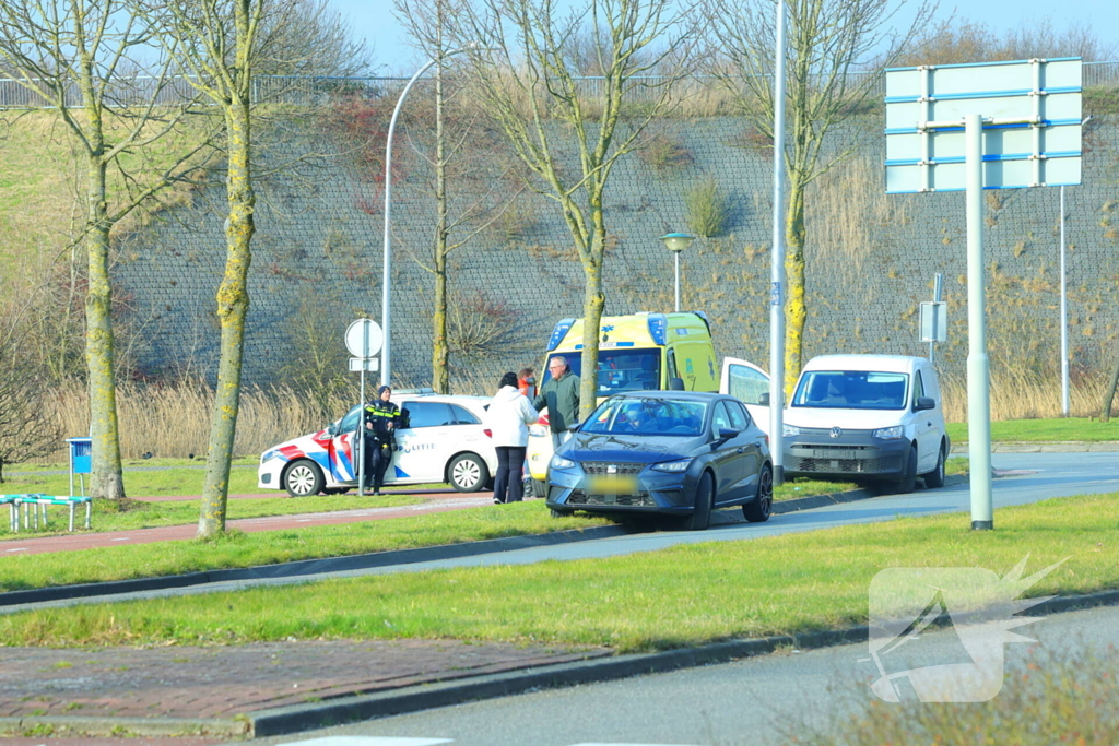 Fietser aangereden door bestelbus