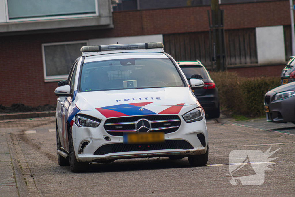 Politieauto kapot na achtervolging, verdachte aangehouden