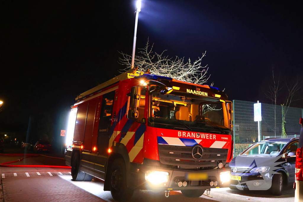Brandweer laat basketbalveld onderlopen wegens verwachtte vorst