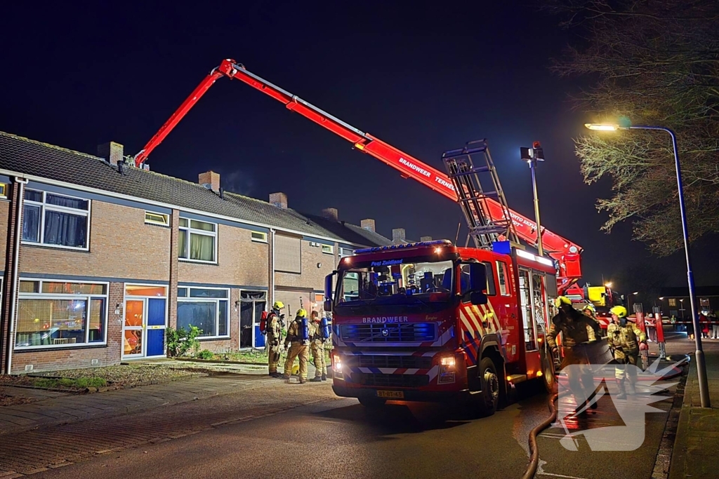 Grote uitslaande brand in woning
