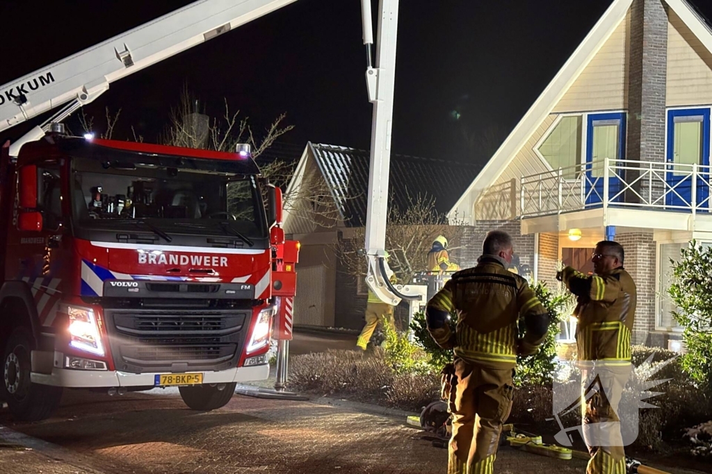 Hoogwerker gaat kapot bij schoorsteenbrand