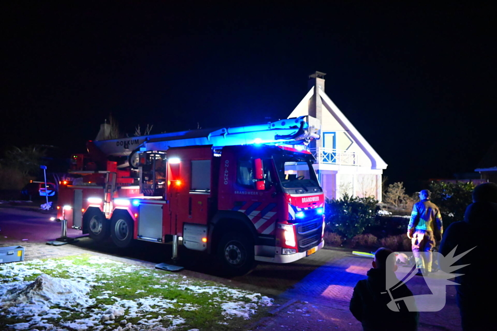 Hoogwerker gaat kapot bij schoorsteenbrand
