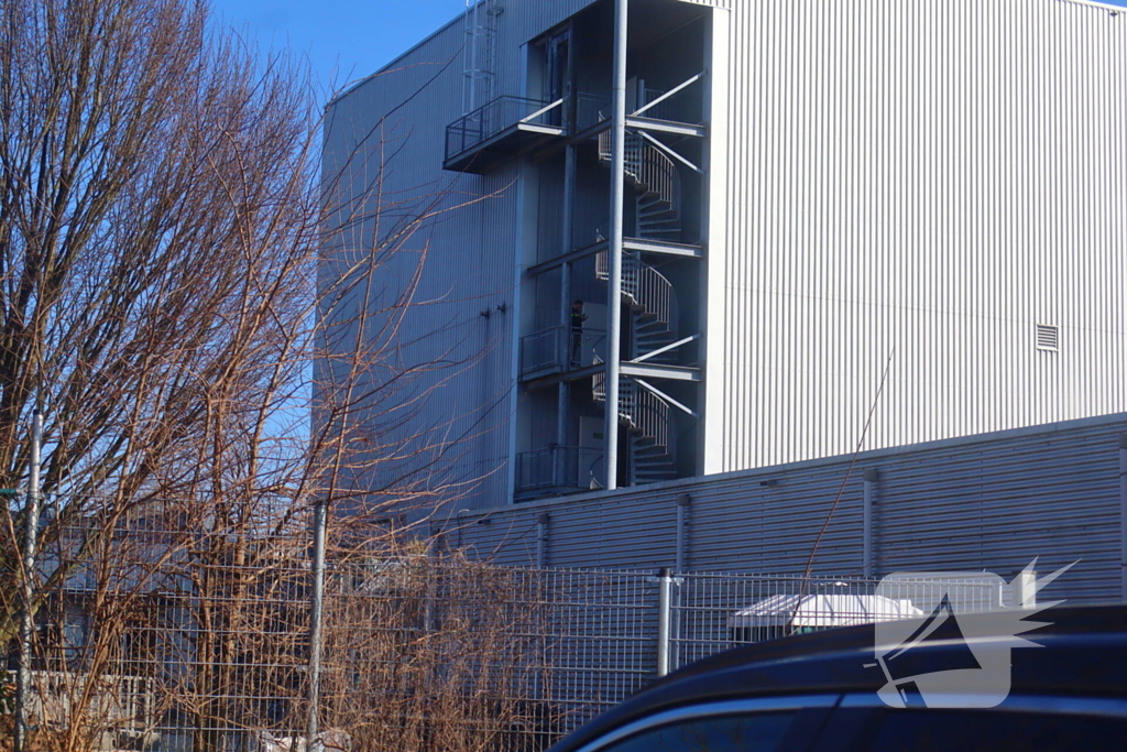 Traumahelikopter landt midden op de weg