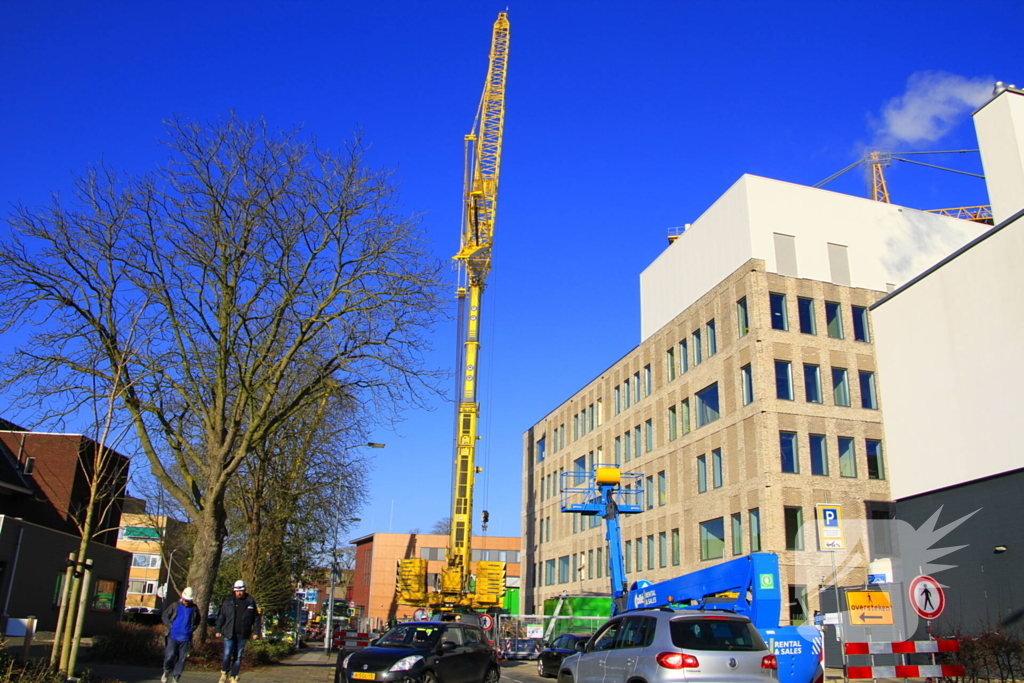 Torenkraan bij nieuwbouw ziekenhuis wordt verwijderd